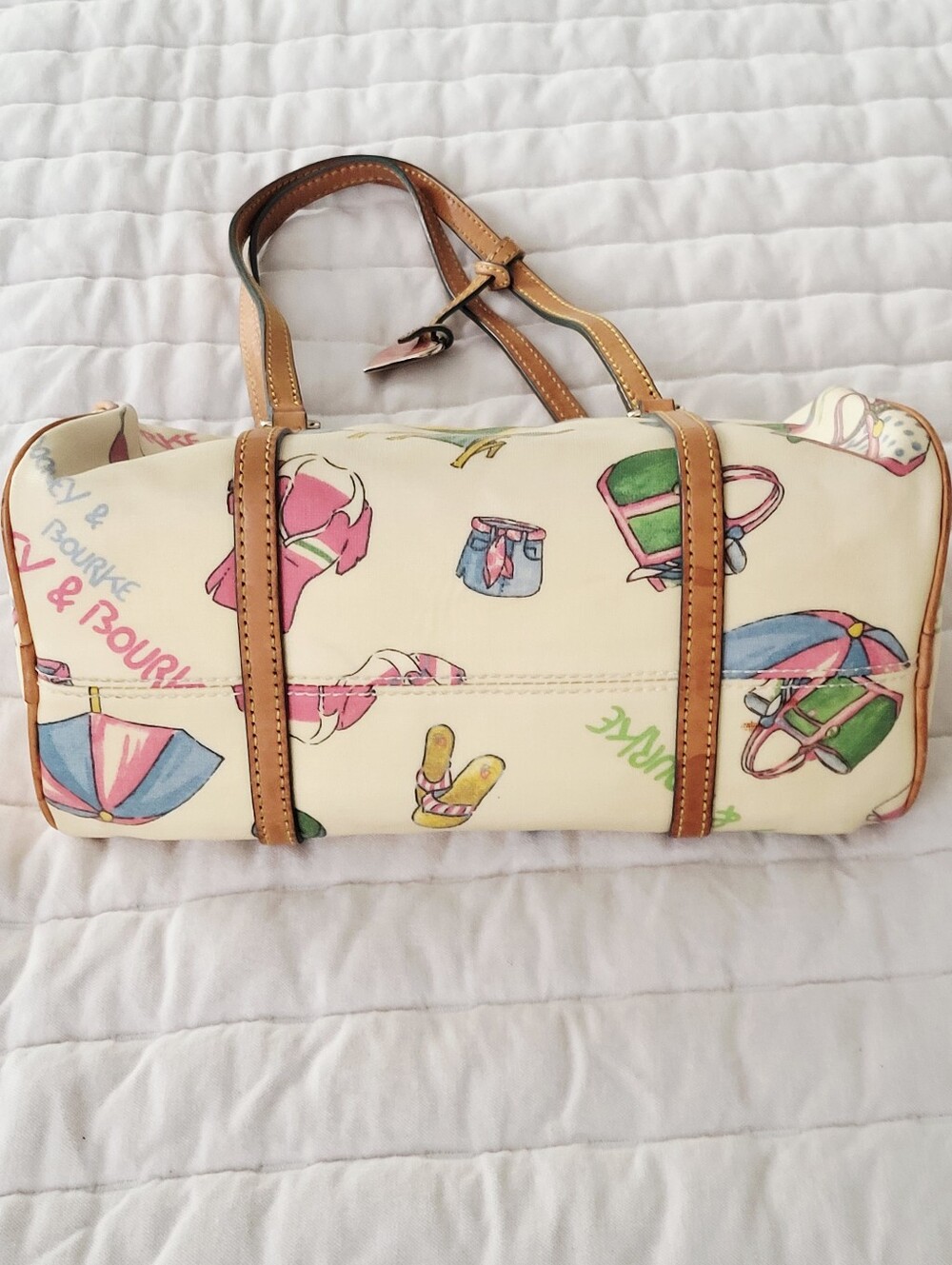 Dooney & Bourke Cream Barrel Crossbody with Multicolor Beach Print Rainbow Zip - Picture 14 of 16